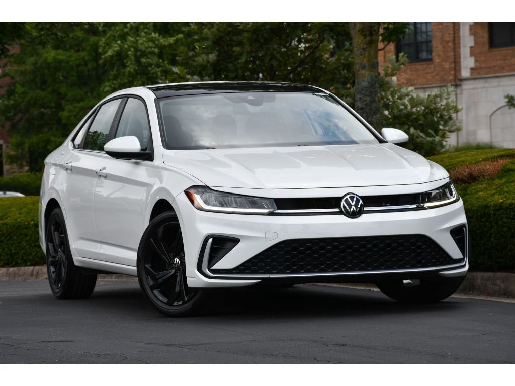 Used 2025 Opal White Pearl Volkswagen SE image 1