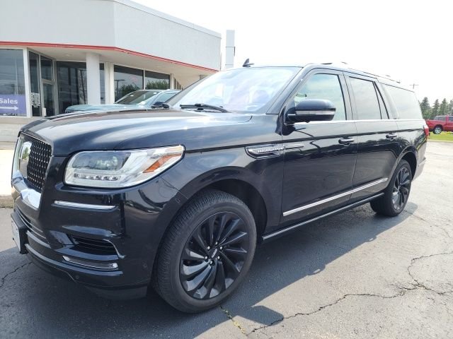 Used 2020 Black Lincoln Reserve image 2