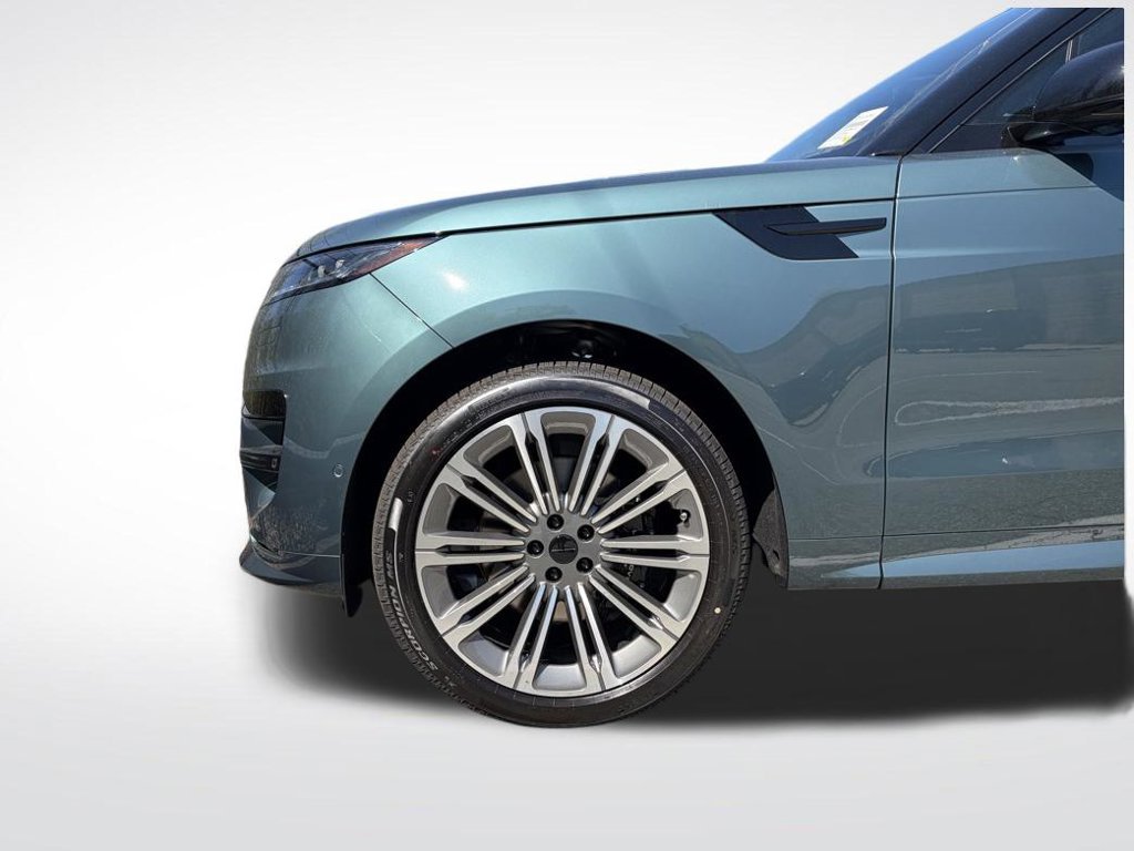 New 2026 Green Land Rover Dynamic SE image 9