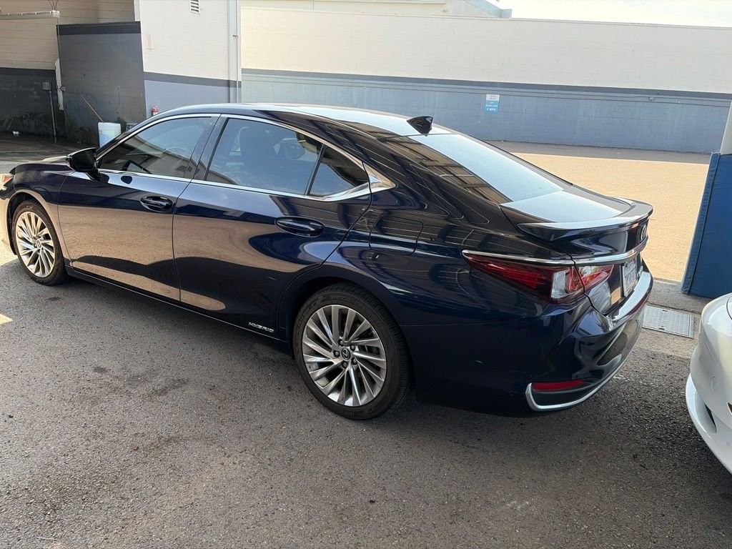 Used 2021 Blue Lexus 300h Luxury image 15