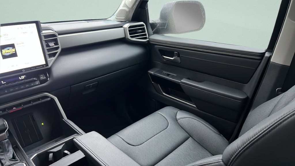Used 2023  Toyota Limited image 13
