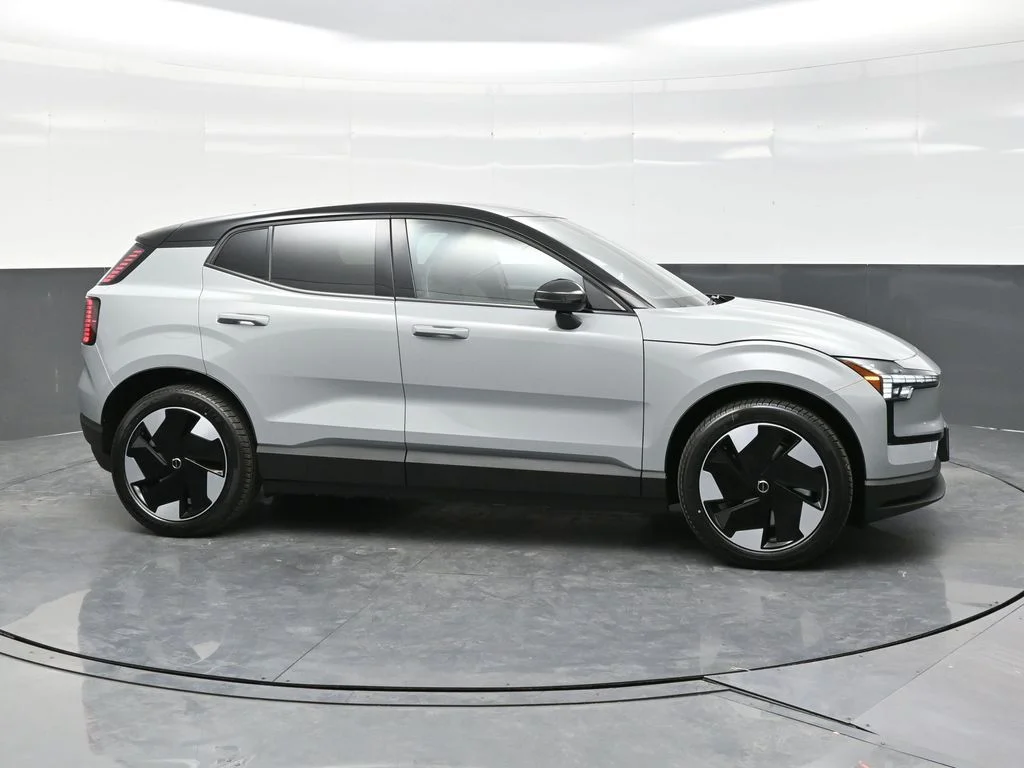 New 2026 Vapour Grey Volvo Twin Motor Performance Plus image 8
