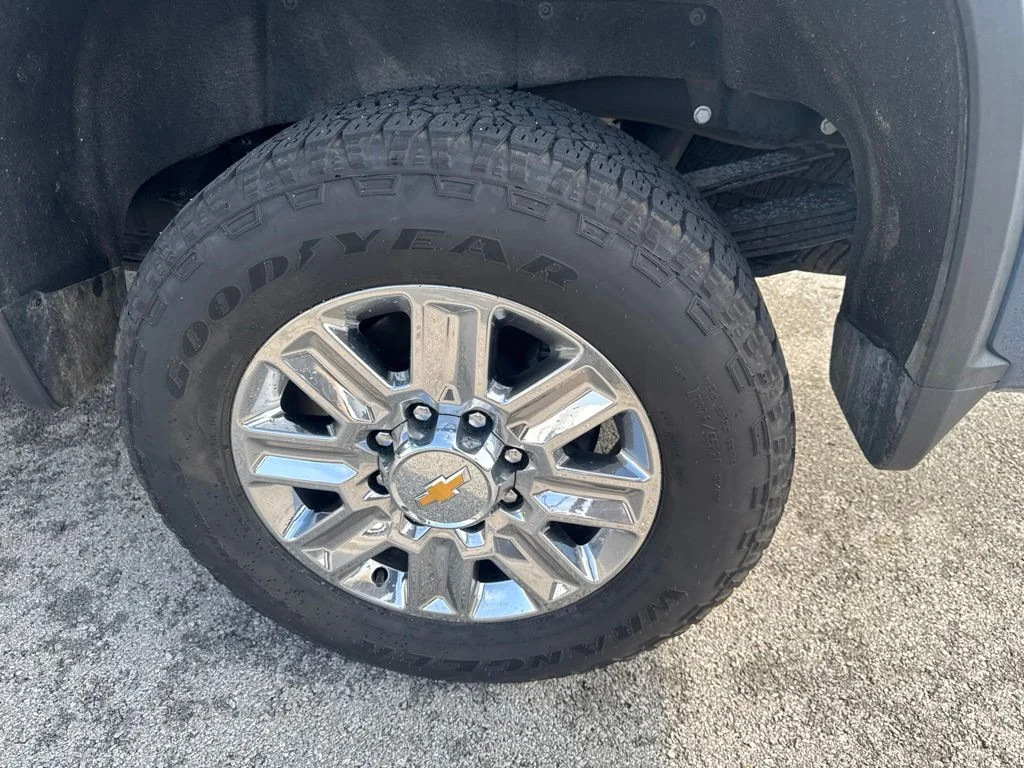 Used 2026 Blue Chevrolet High Country image 51