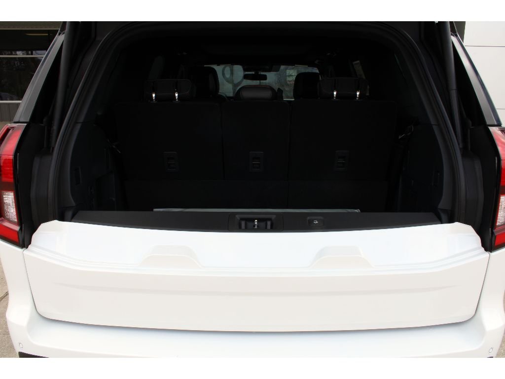 New 2026 Star White Metallic Tri-Coat Ford Tremor image 28