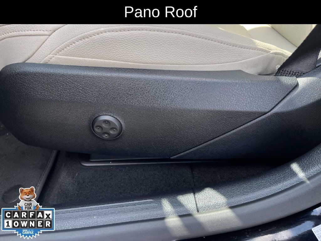 Used 2025  Mercedes-Benz GLC 300 image 17