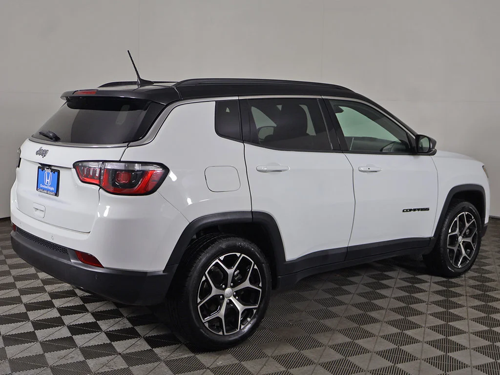Used 2024 Bright White Clearcoat Jeep Limited image 9
