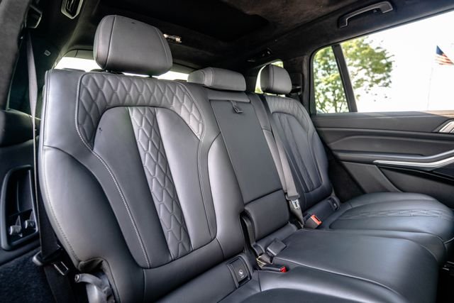 Used 2022 Black Sapphire Metallic BMW xDrive40i image 35