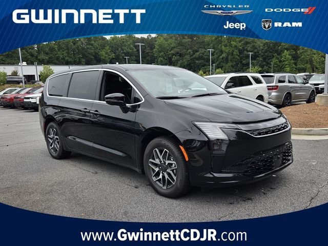 New 2027 Diamond Black Crystal Pearl-Coat Exterior Paint Chrysler Limited image 1