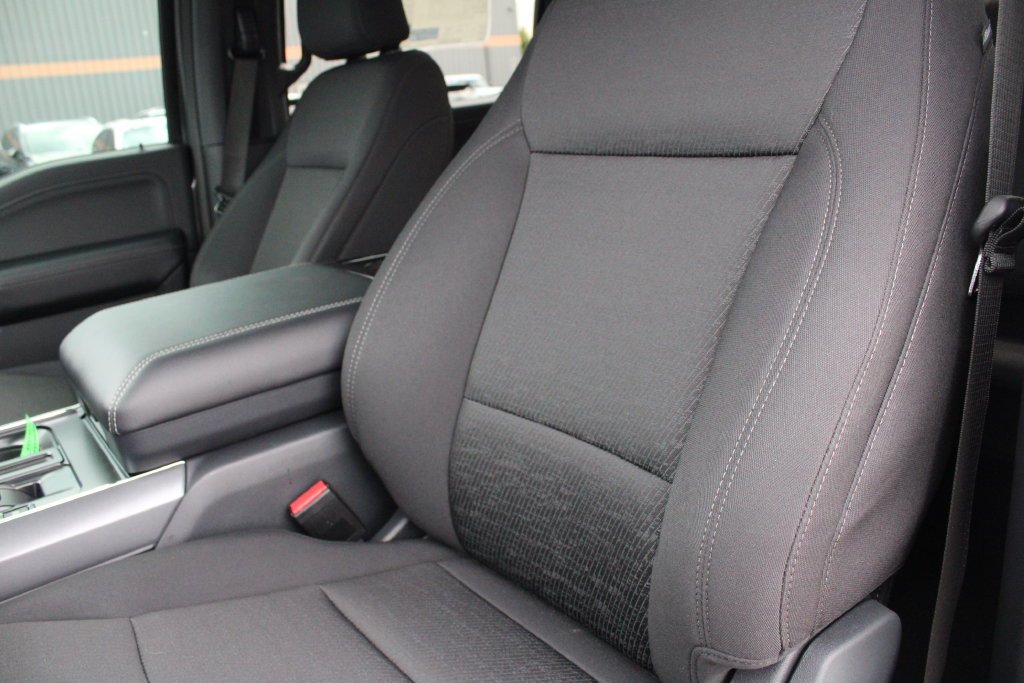 New 2026 Carbonized Gray Metallic Ford XLT image 5