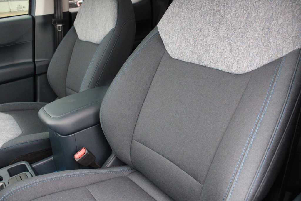 New 2026 Carbonized Gray Metallic Ford XLT image 5