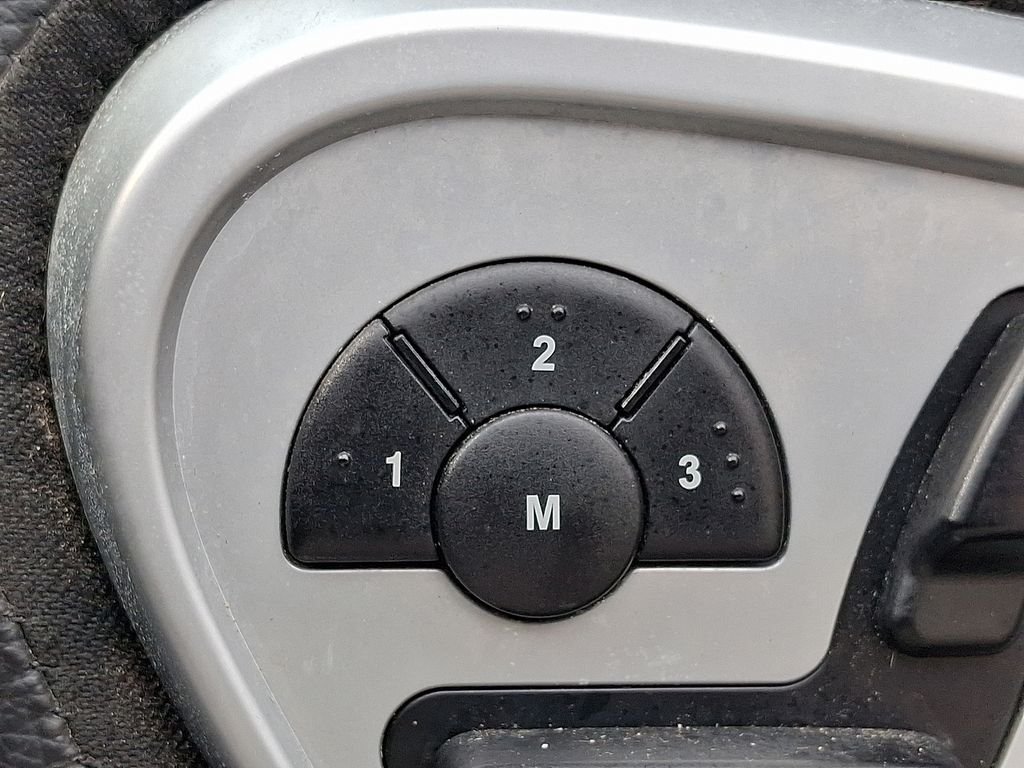 Used 2011 Steel Gray Metallic Mercedes-Benz ML 550 image 27