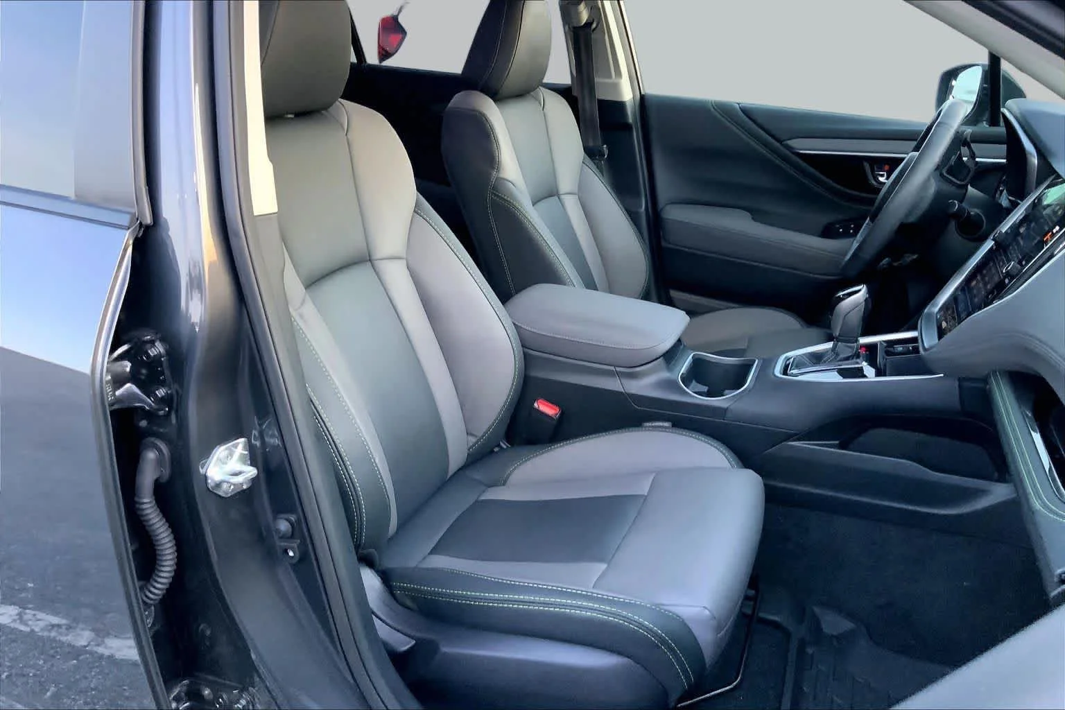Used 2024 Magnetite Gray Metallic Subaru Onyx Edition image 8