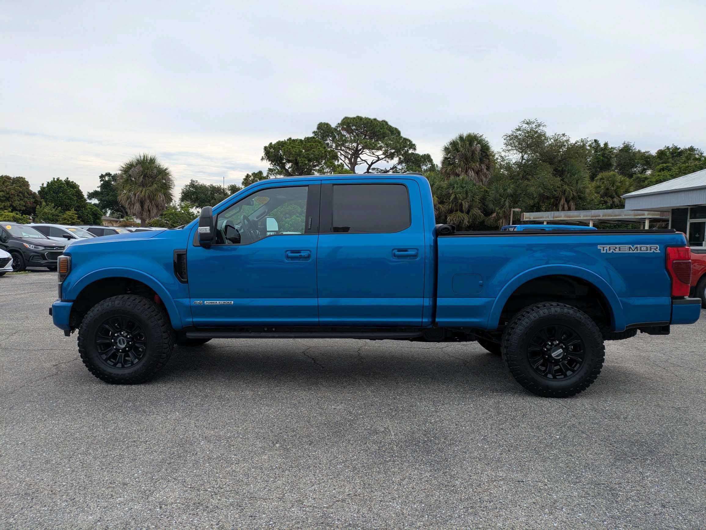 Used 2020 Velocity Blue Metallic Ford LARIAT image 7