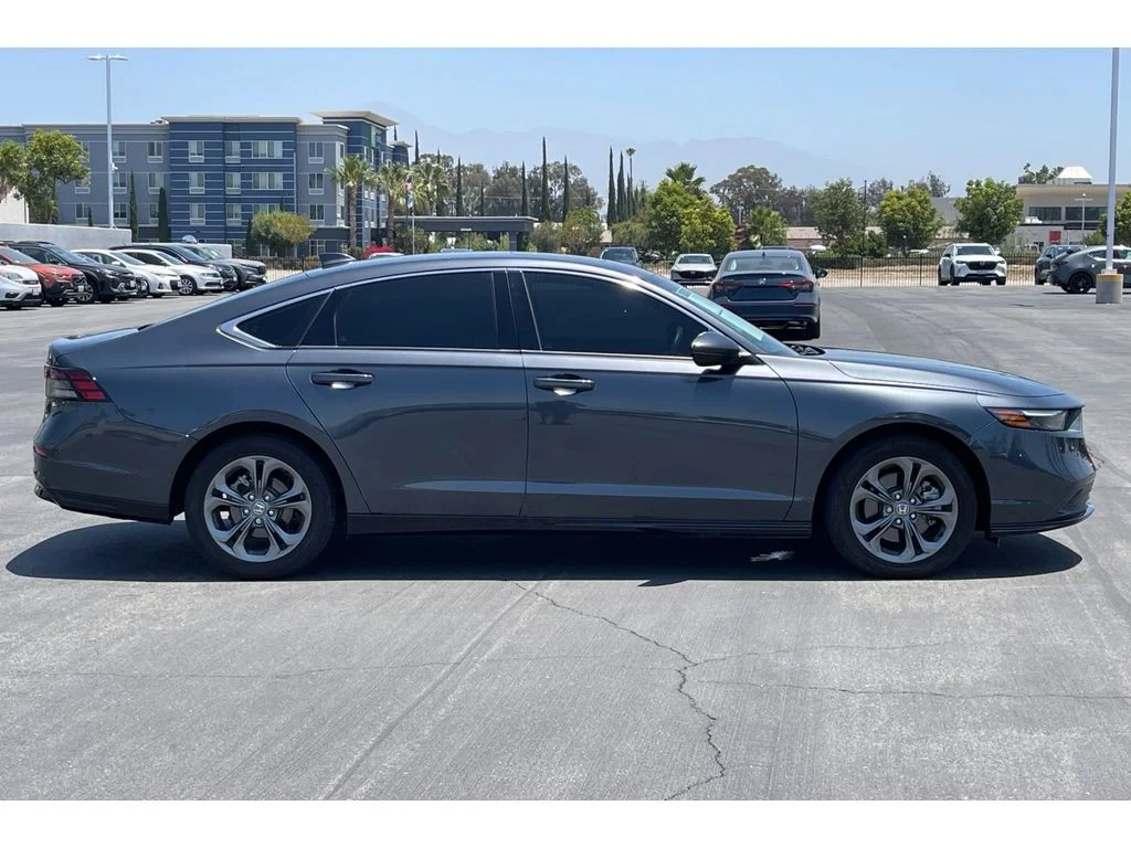 Used 2023 Meteorite Gray Metallic Honda EX-L image 7
