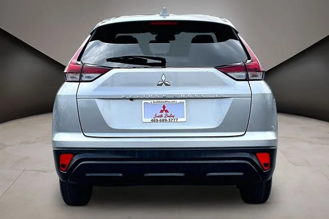 Used 2024 Silver Mitsubishi ES image 5