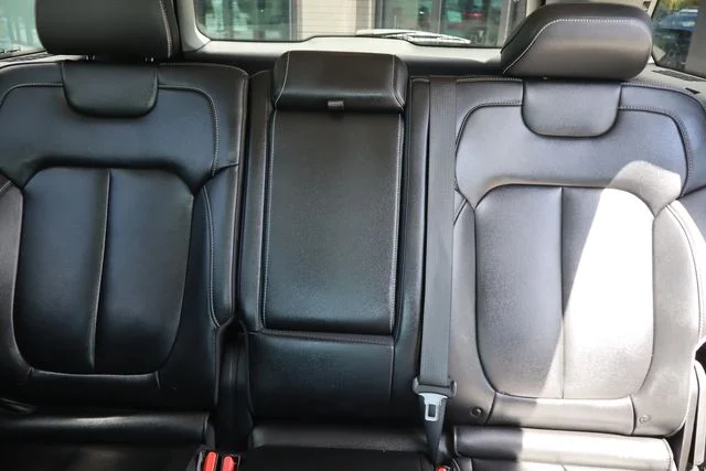 Used 2024 Silver Jeep 4xe image 18