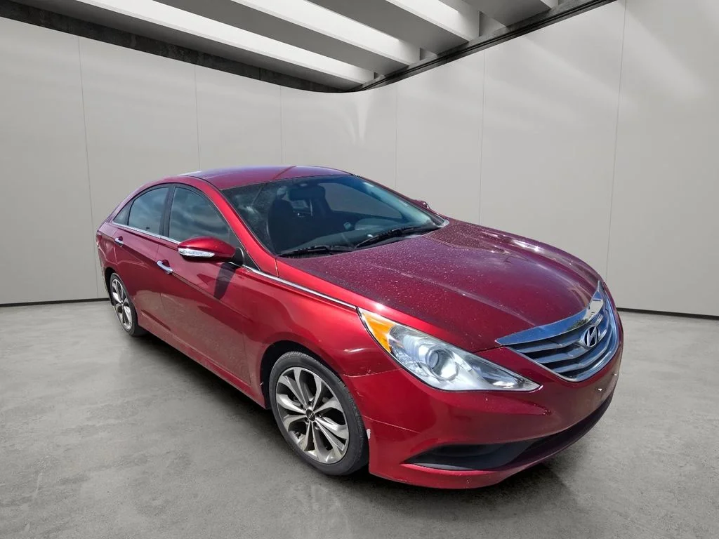 Used 2014 Venetian Red Metallic Hyundai SE image 14