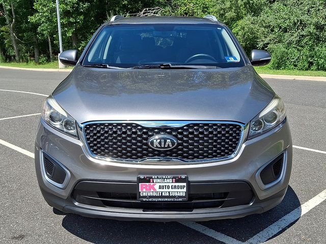 Used 2016 Silver Kia LX image 3