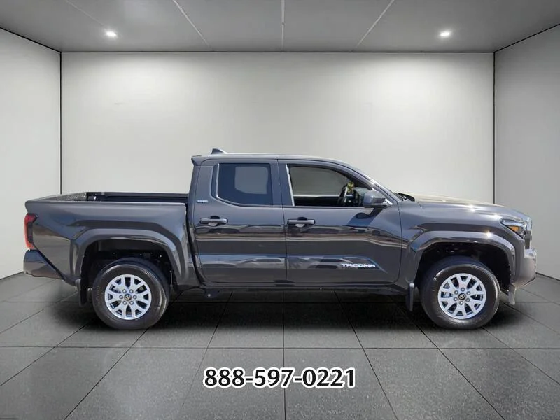 Used 2025 Underground TOYOTA SR5 image 6