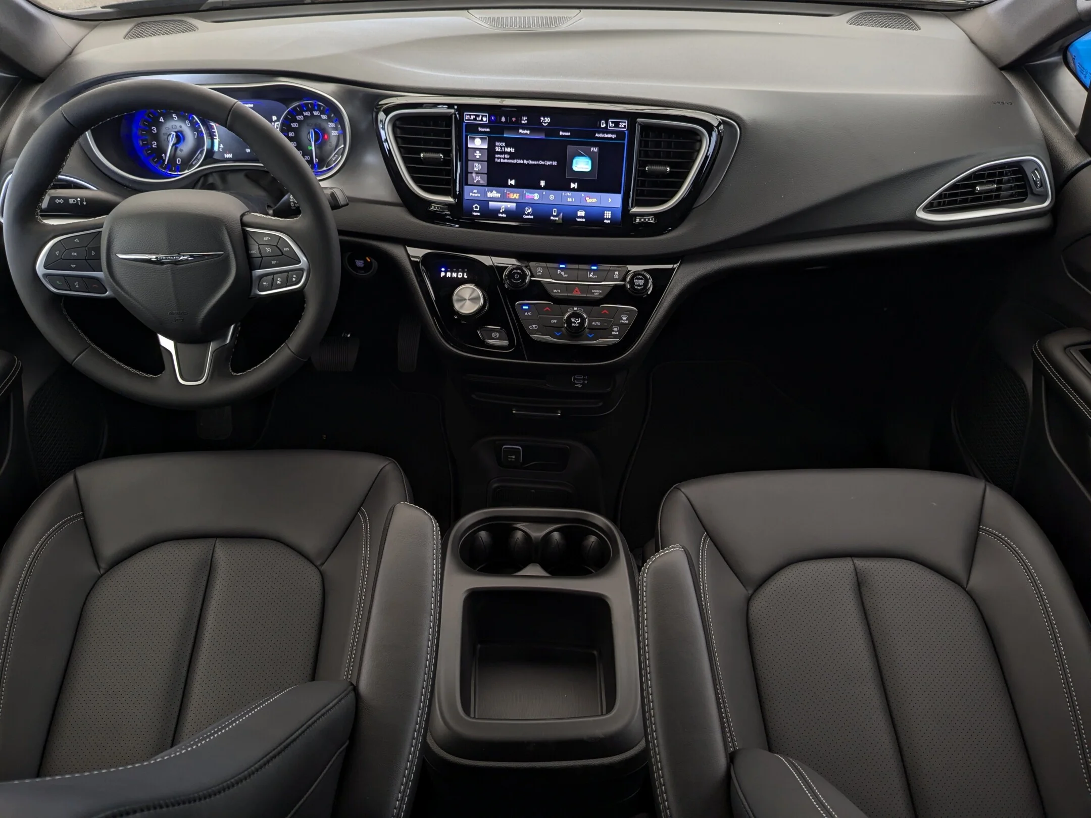 New 2026 Black Chrysler SXT - - FWD - Stow n Go Seats - Power Sliding Doors - Heated Seats - Adaptive Cruise & More! image 22