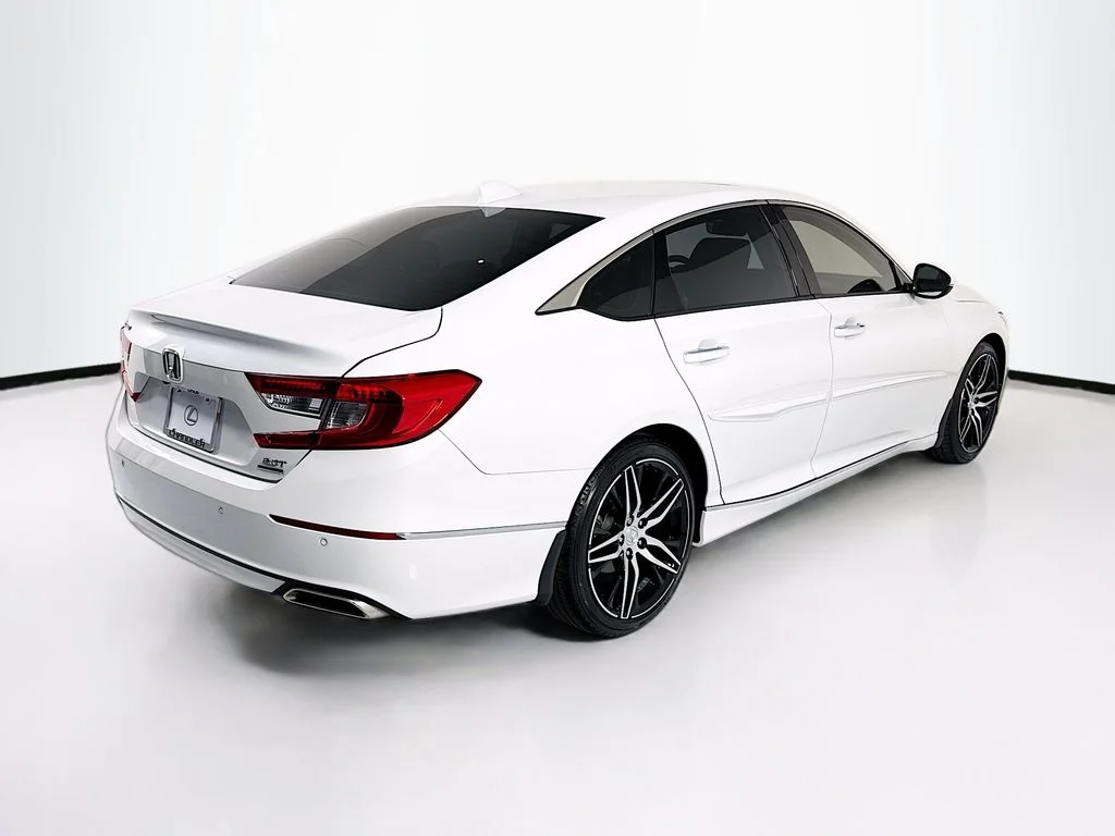 Certified Used 2022 White Honda Touring 2.0T image 5