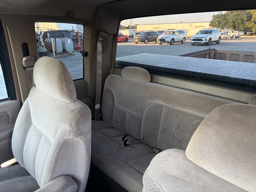 Used 1996  Chevrolet Cheyenne image 31