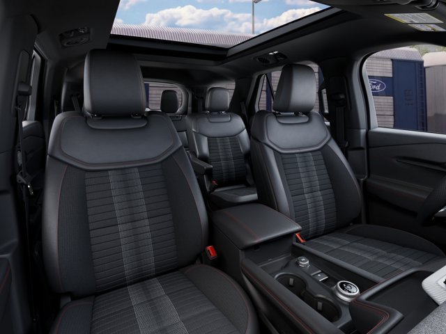 New 2027 Star White Metallic Tri-Coat Ford ST-Line image 33