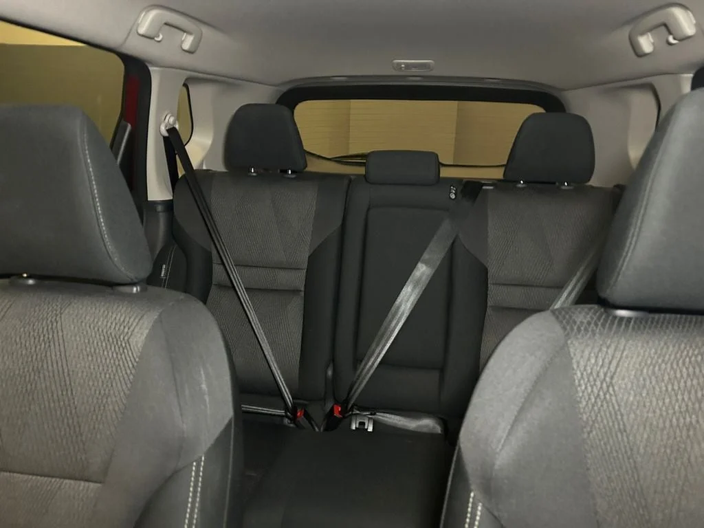 Used 2025 Scarlet Nissan SV image 24
