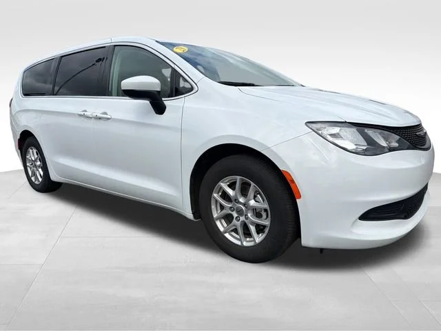 Used 2023 White Chrysler LX image 9