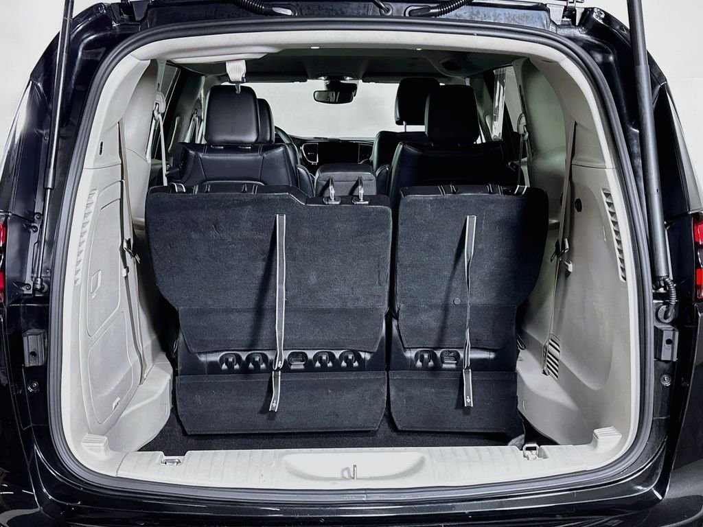 Used 2023 Black Chrysler Touring L image 19