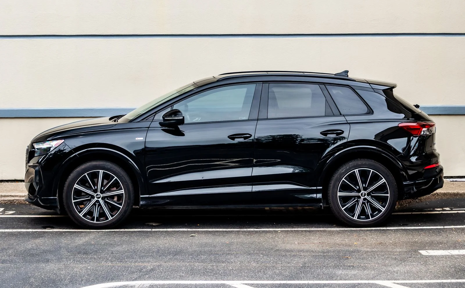 Used 2022  Audi Premium Plus image 3