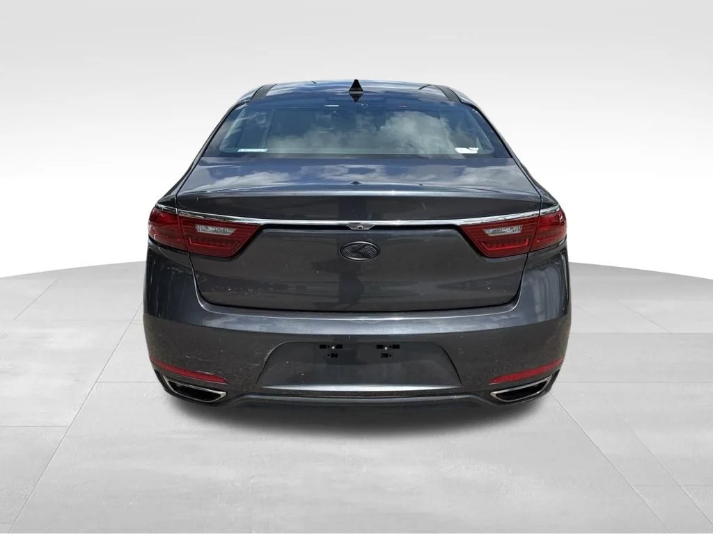 Used 2018 Gray Kia Limited image 4