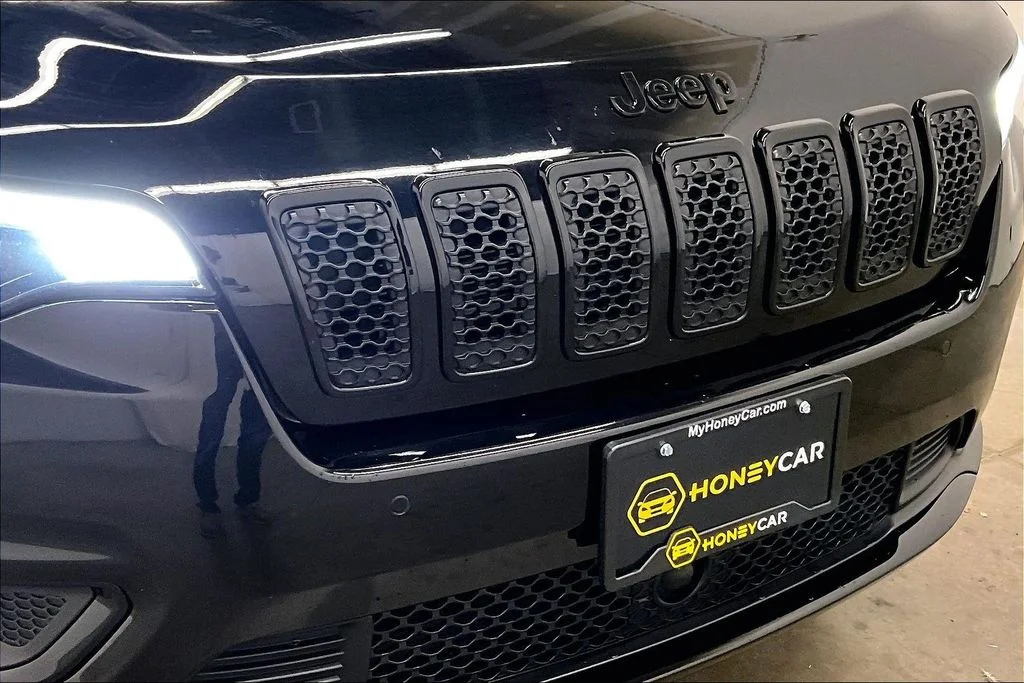 Used 2023 Black Jeep Altitude image 32