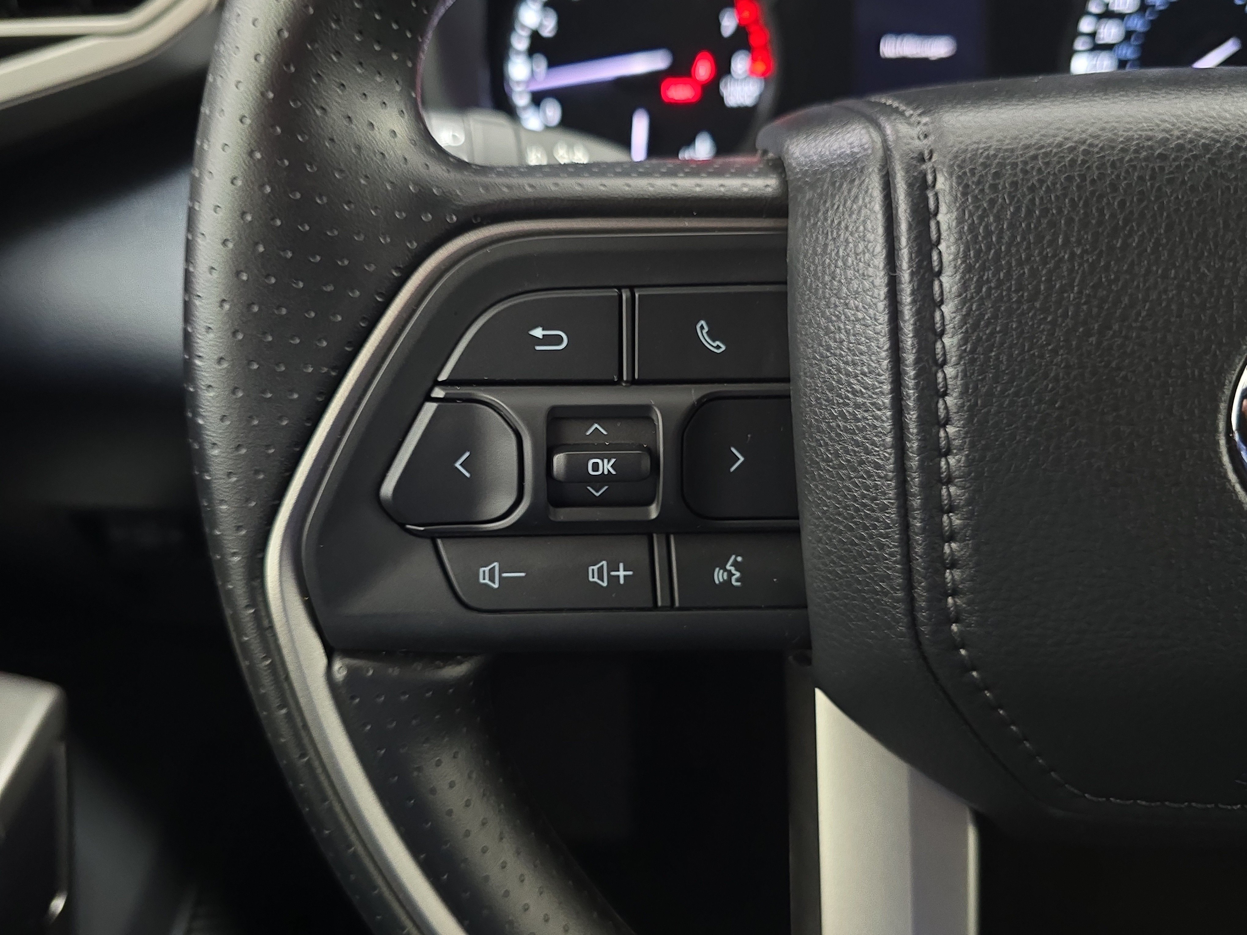 Used 2026 Magnetic Gray Metallic Toyota SR5 image 23