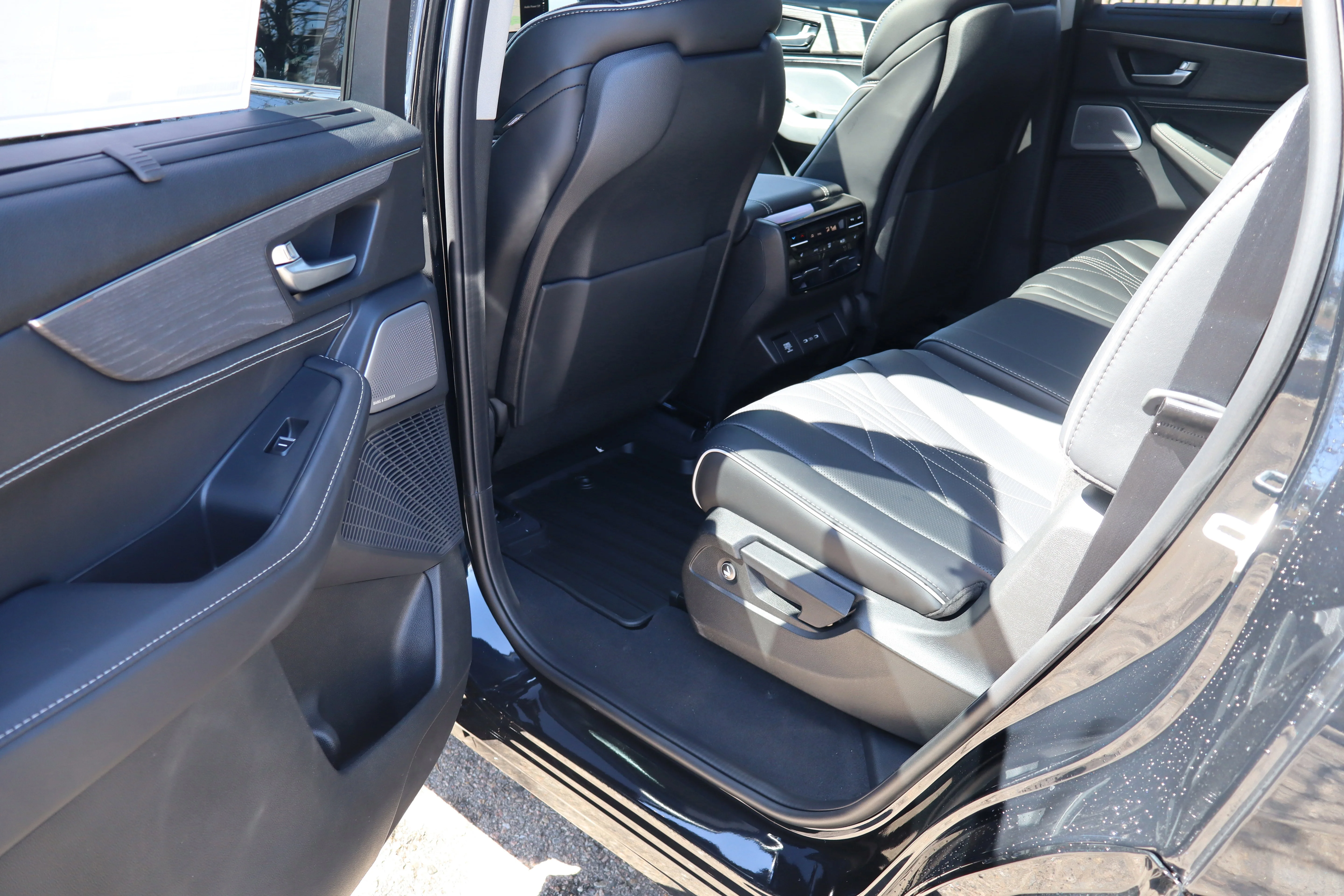 New 2026 Majestic Black Pearl Acura w/Advance Package image 25