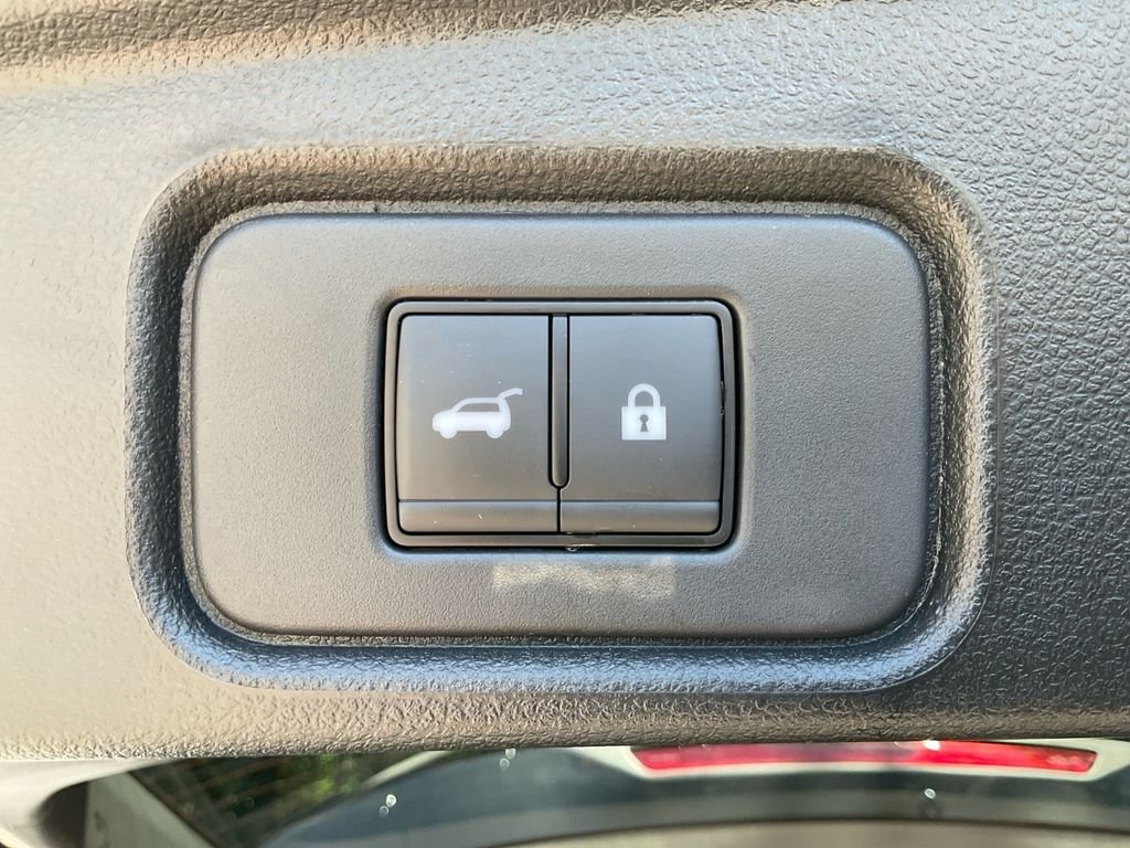 Used 2025 White Nissan Rock Creek image 32