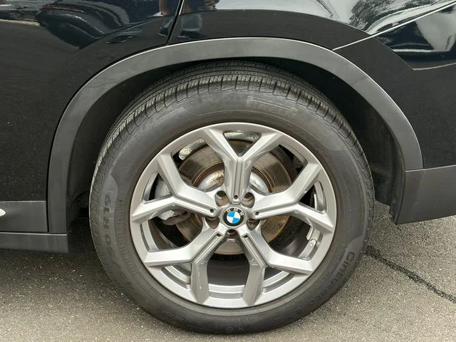 Used 2023 Jet Black BMW xDrive30i image 11