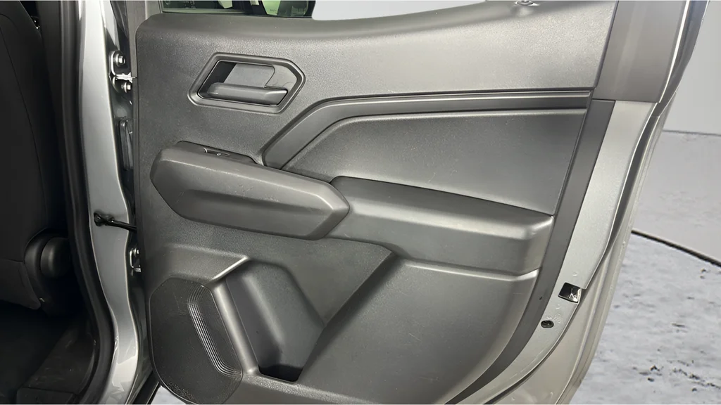 Used 2025 Gray Chevrolet Trail Boss image 19