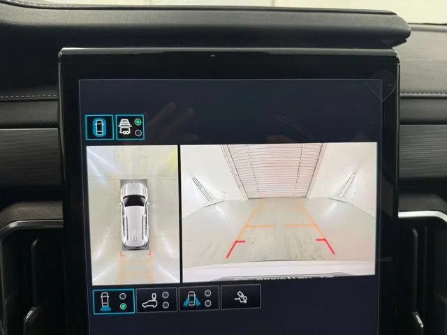 New 2026 Glacier White Tricoat GMC Elevation image 23