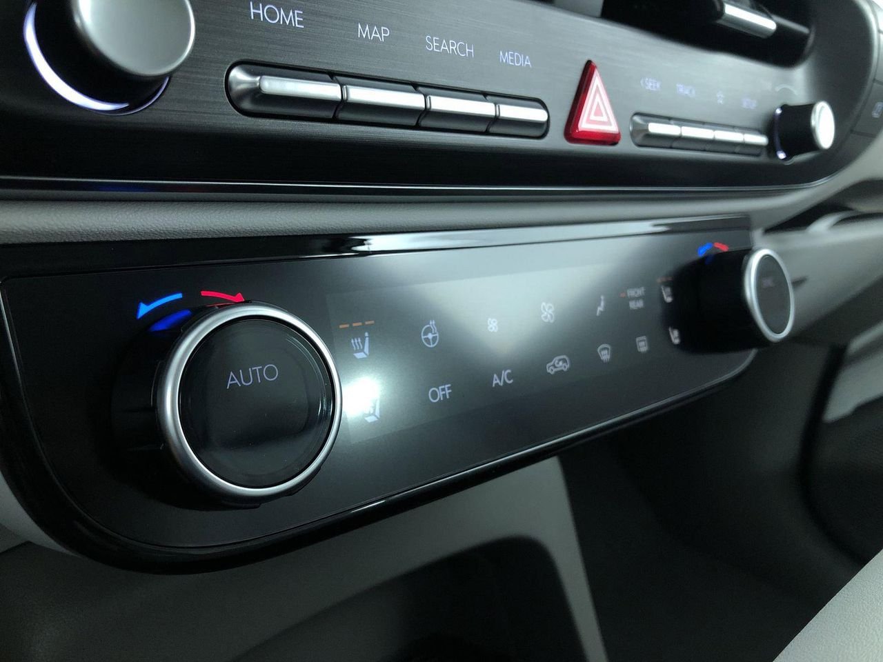 New 2026 Creamy White Pearl Hyundai SEL Premium AWD image 20