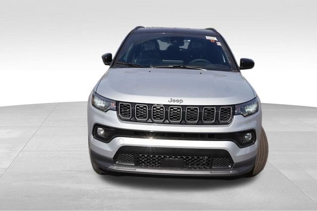 New 2026 Silver Zynith Metallic Clear-Coat Exterior Paint Jeep Limited image 8