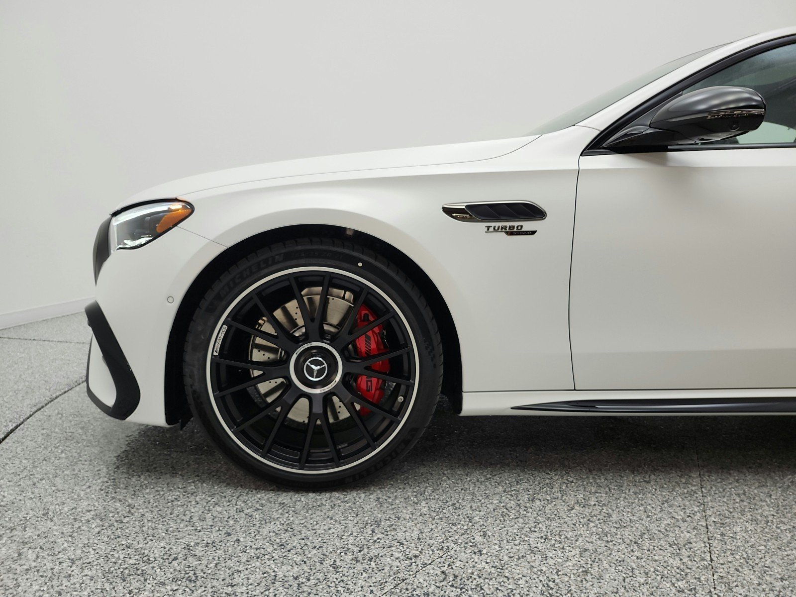 New 2026 MANUFAKTUR Moonlight White Magno Mercedes-Benz AMG® E 53 E 4MATIC+ Sedan image 15