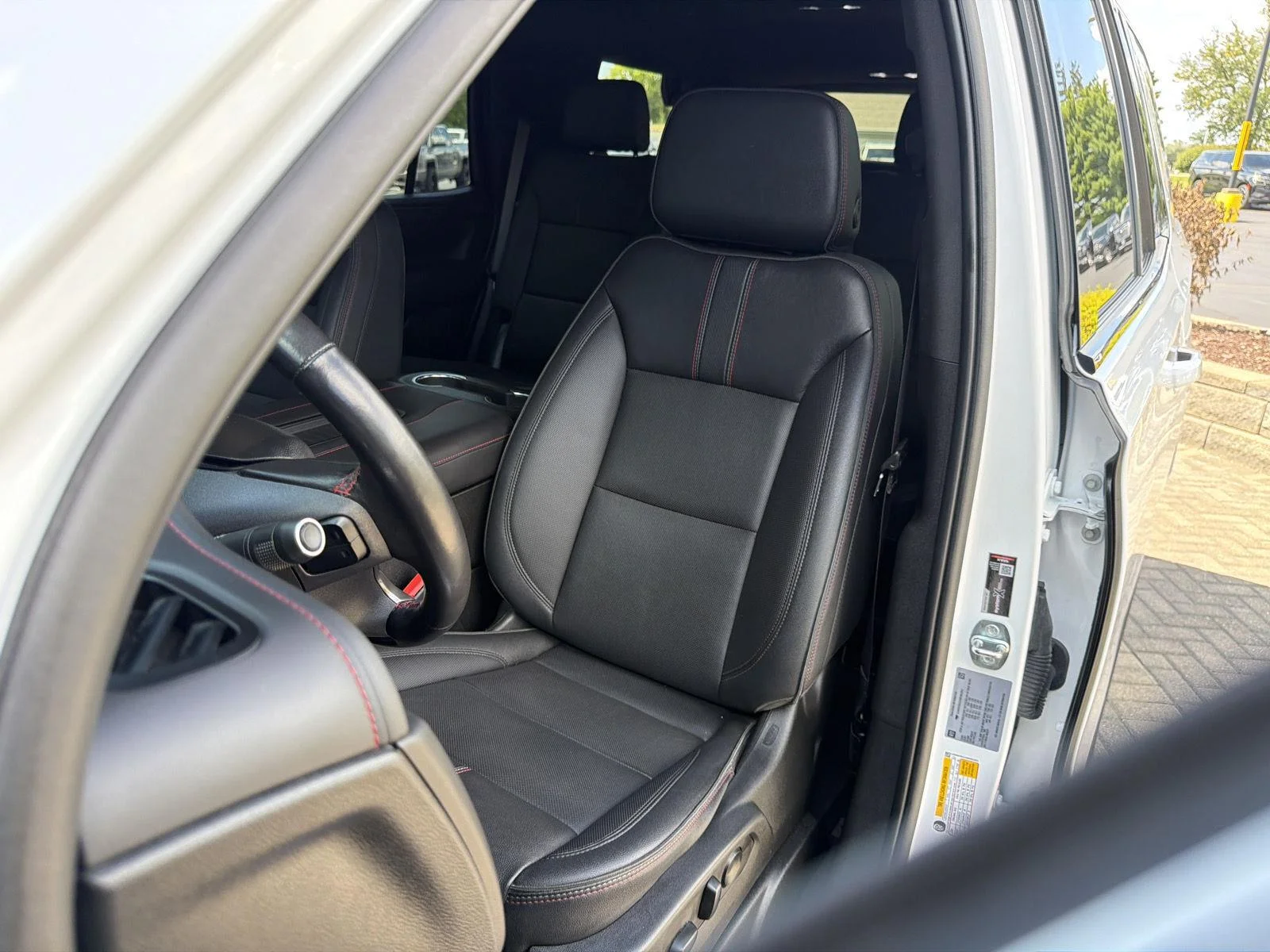 Used 2022 SUMMIT WHITE Chevrolet RST image 15