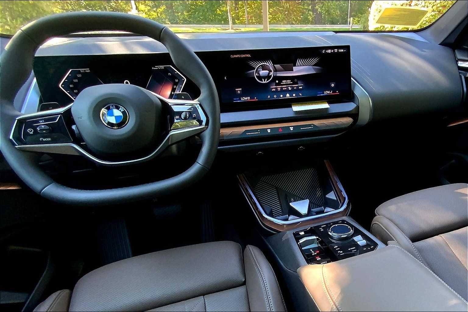 Used 2026 Mineral White Metallic BMW 30 xDrive image 5