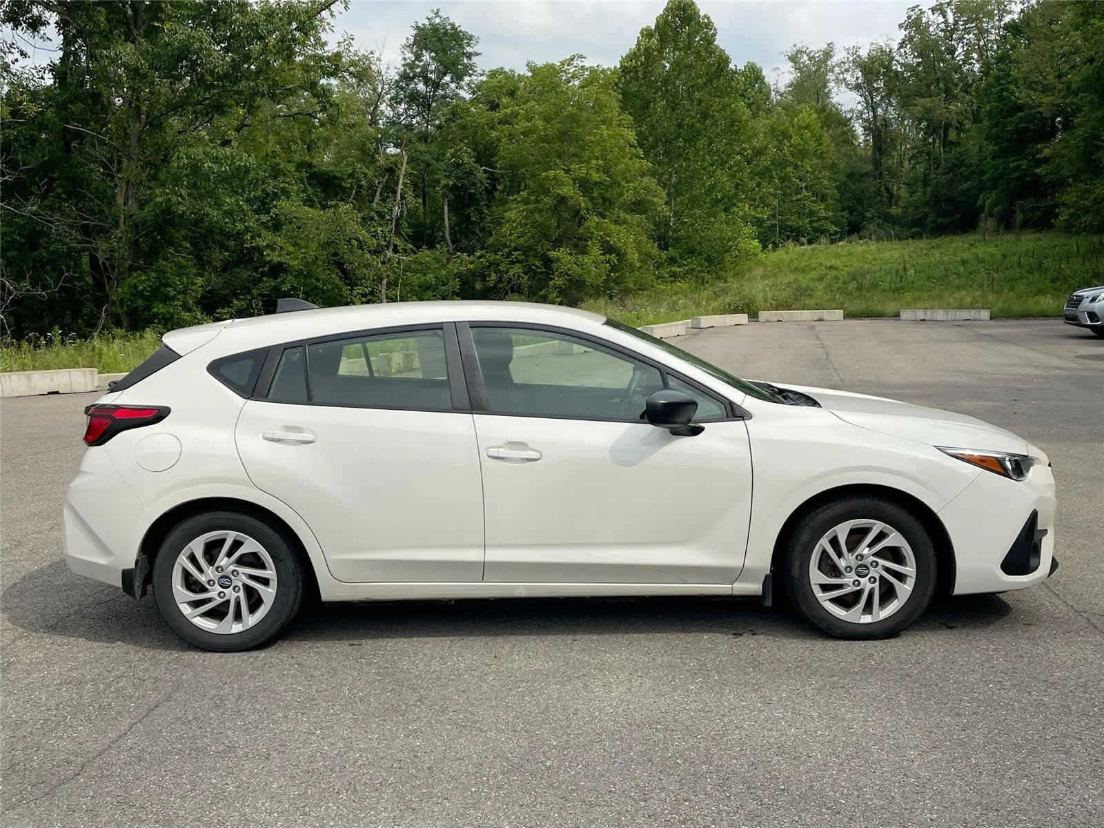 Used 2024 Crystal White Pearl Subaru  image 3
