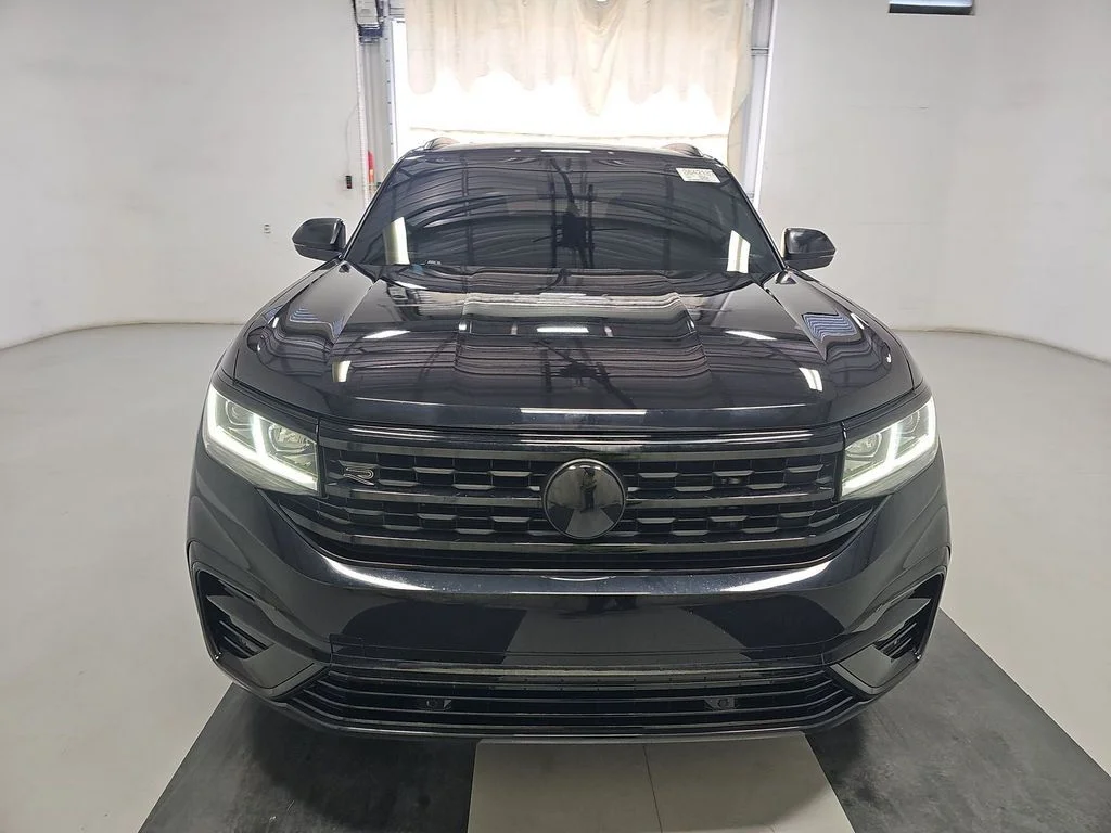 Used 2023 Black Volkswagen 3.6L V6 SEL R-Line image 2