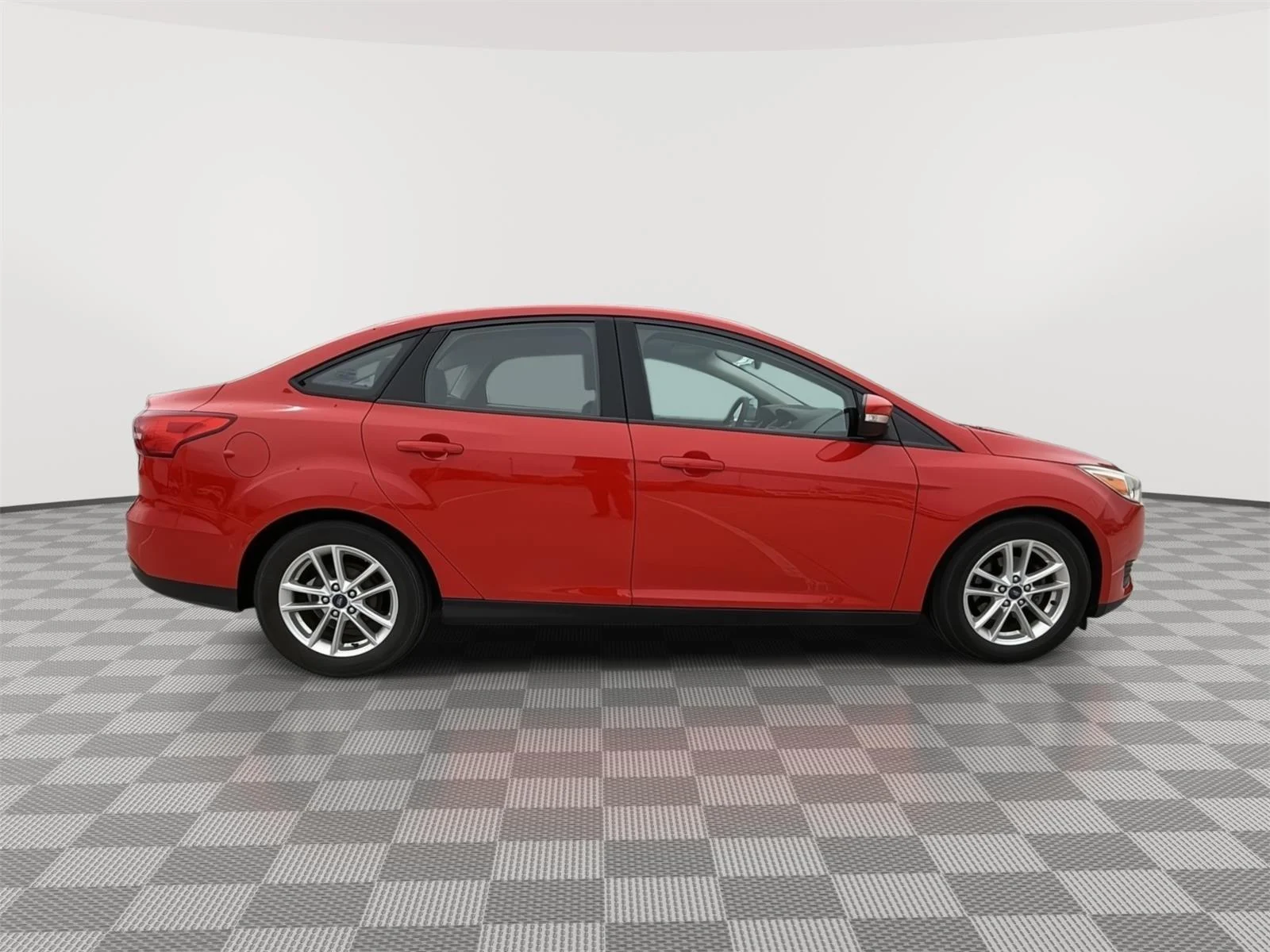 Used 2016 Race Red Ford SE image 7