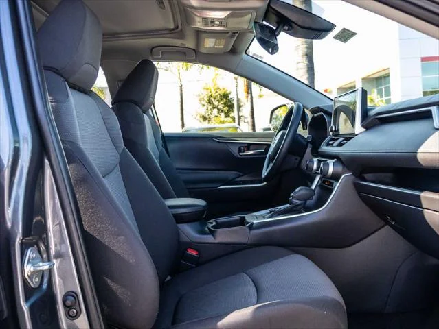 Certified Used 2025 MAGNETIC GRAY MET. Toyota  image 18