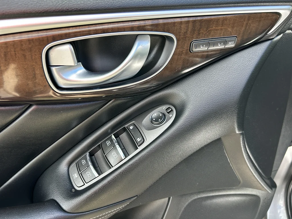 Used 2015 Graphite Shadow INFINITI Premium image 7
