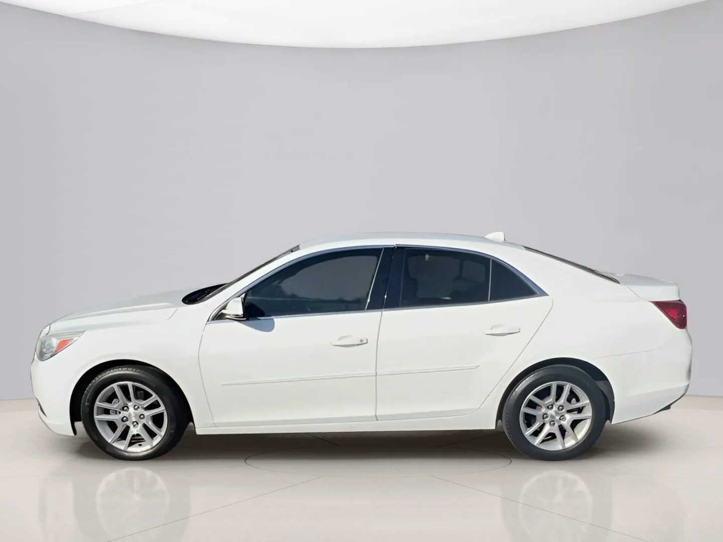 Used 2013 White Chevrolet LT image 5